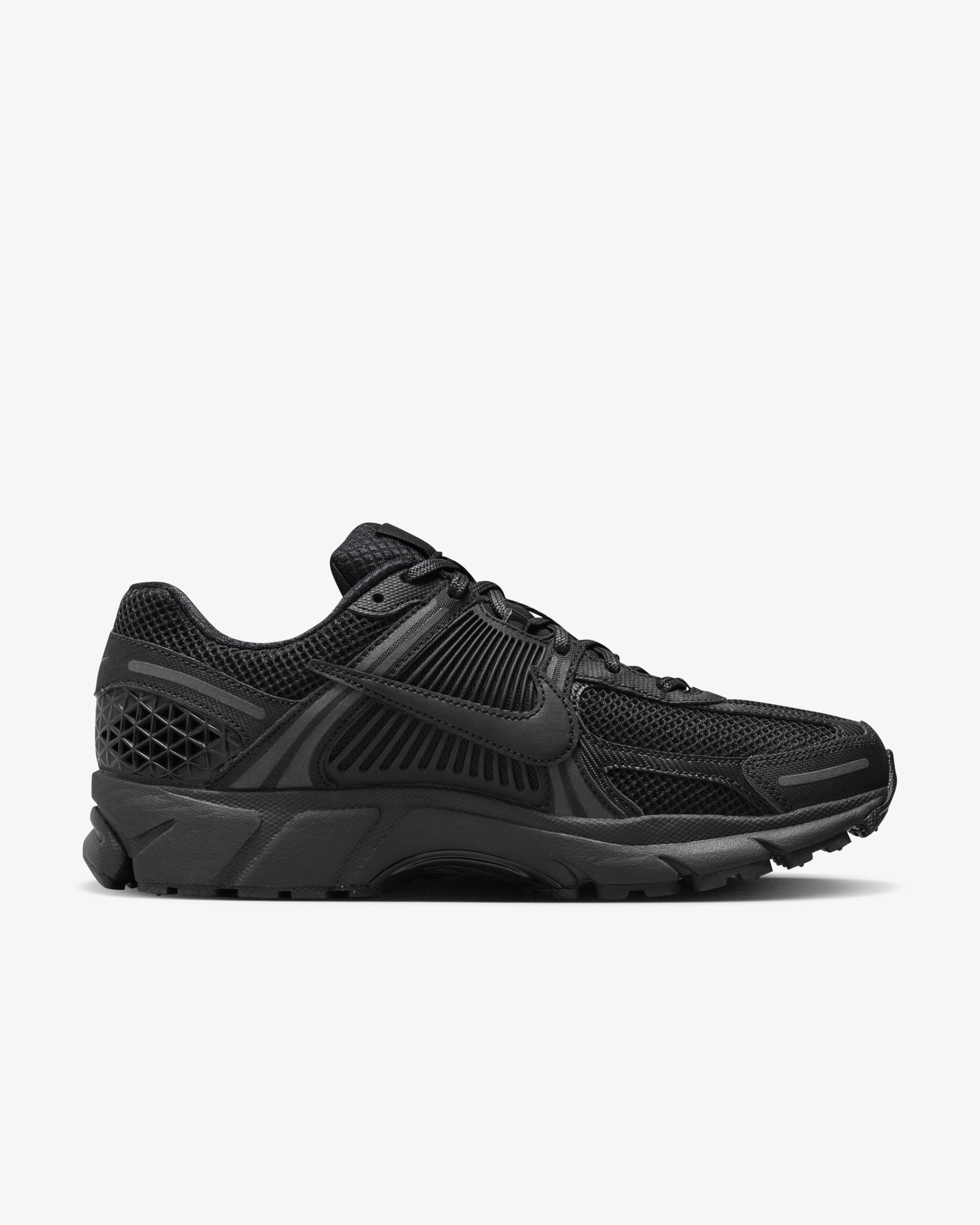 NIKE ZOOM VOMERO 5 BLACK